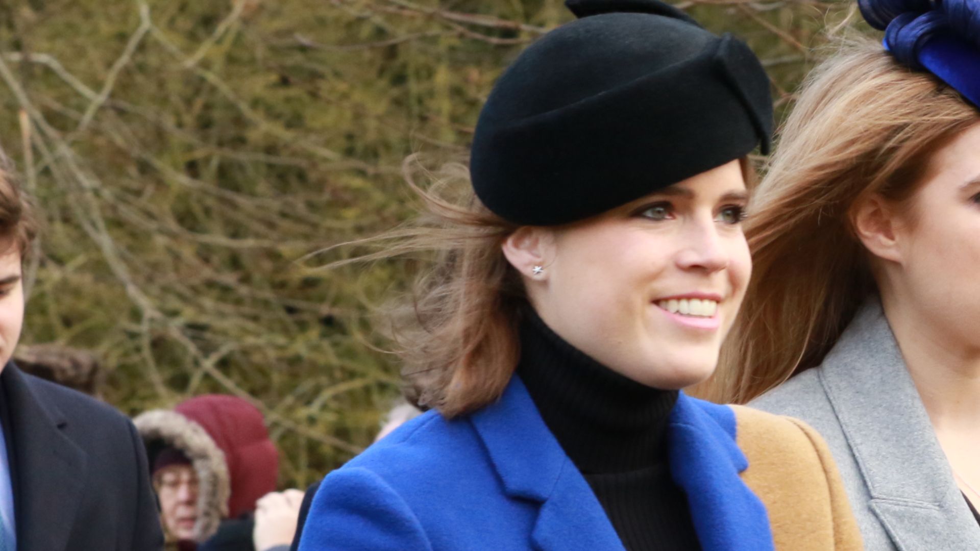 5. La robe courte à fleurs de la princesse Eugénie