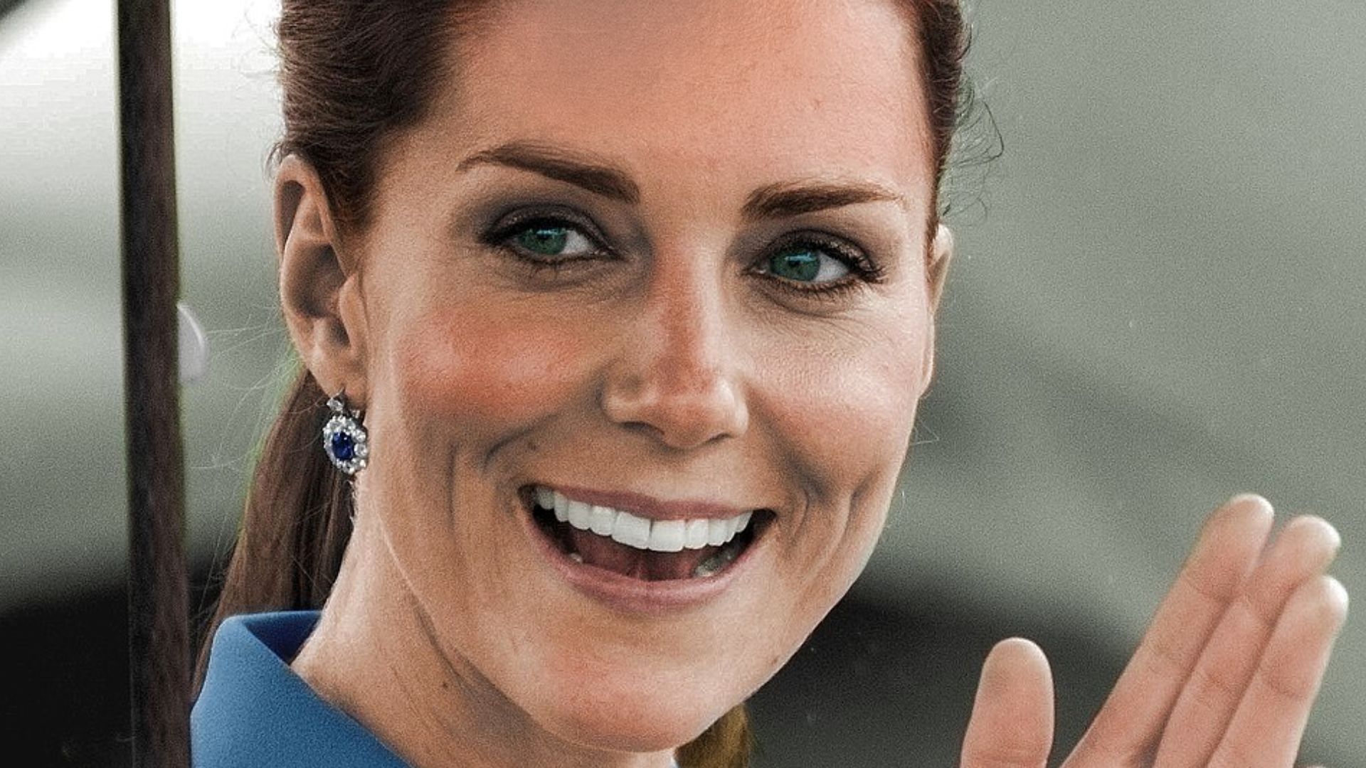 10. Robe jaune Jenny Packham de Kate Middleton (2013)