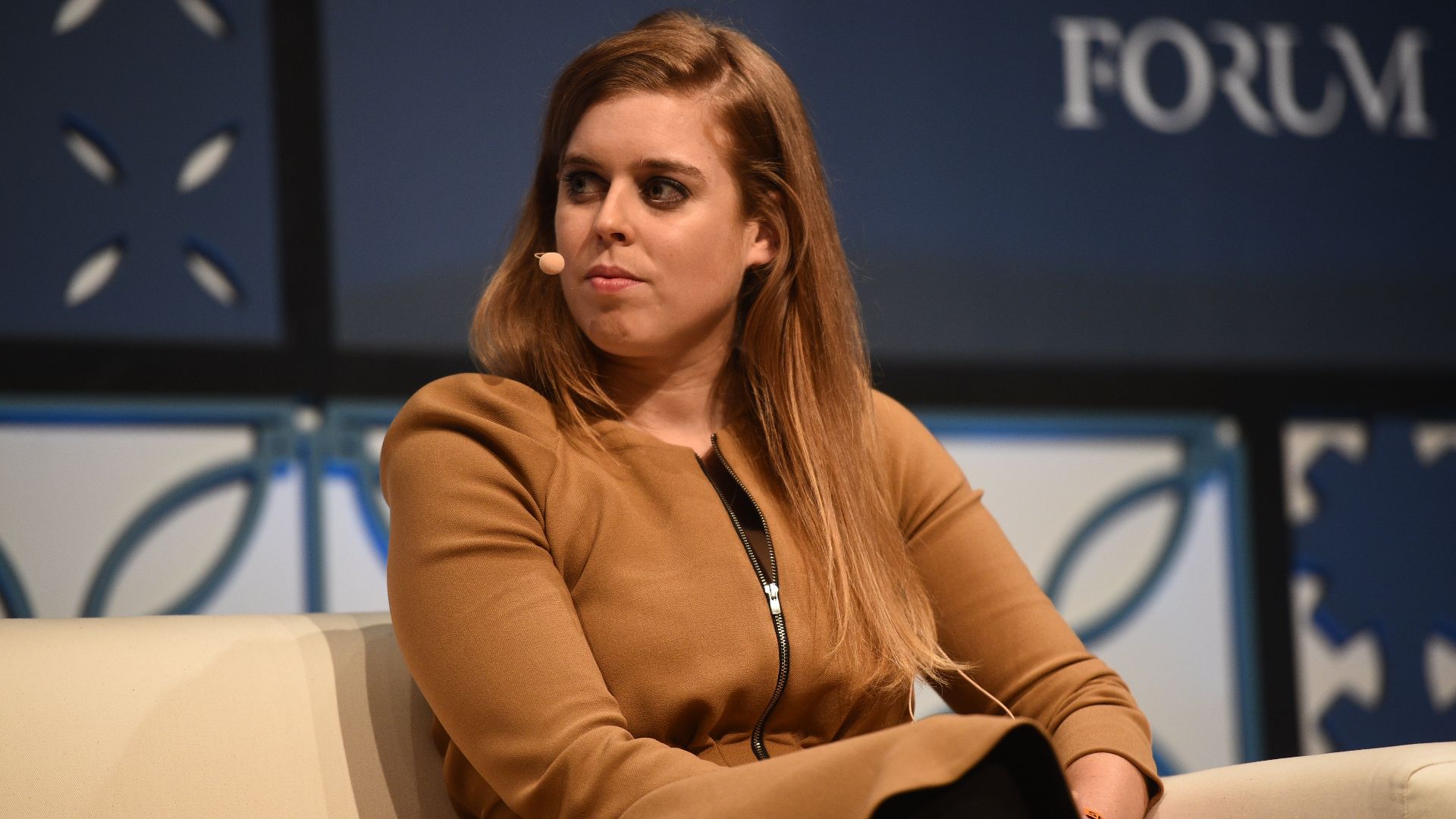 11. Fascinateur surdimensionné de la princesse Béatrice (2011)