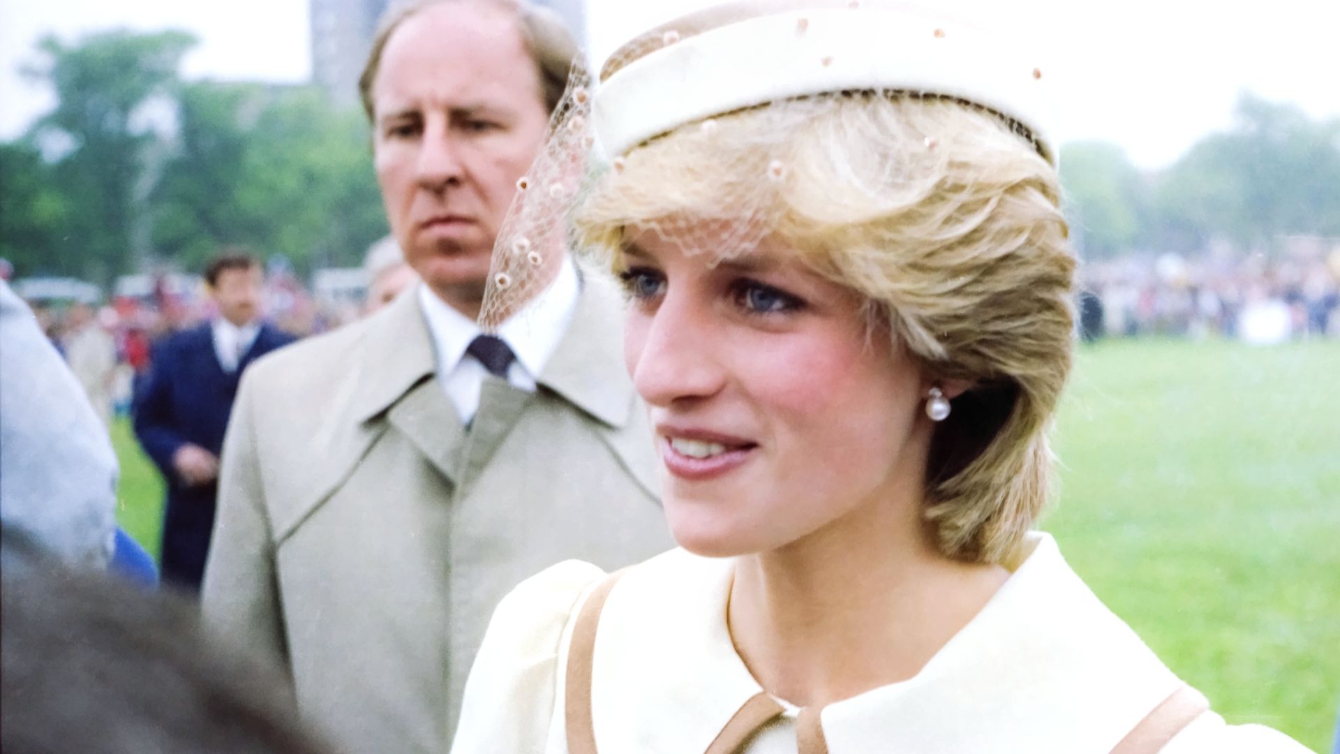 17. La robe bustier noire de la princesse Diana (1981)