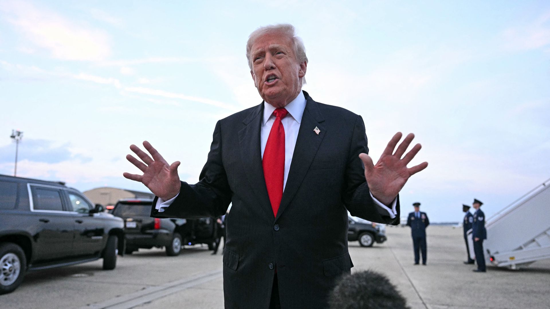 Six Democratic lawmakers