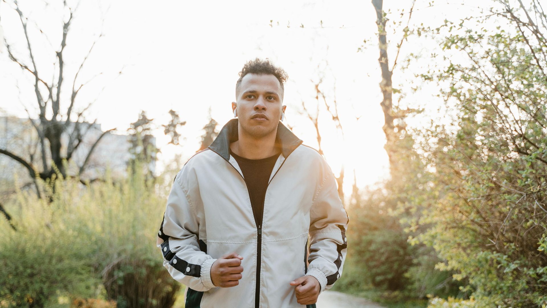 14. Veste de survêtement