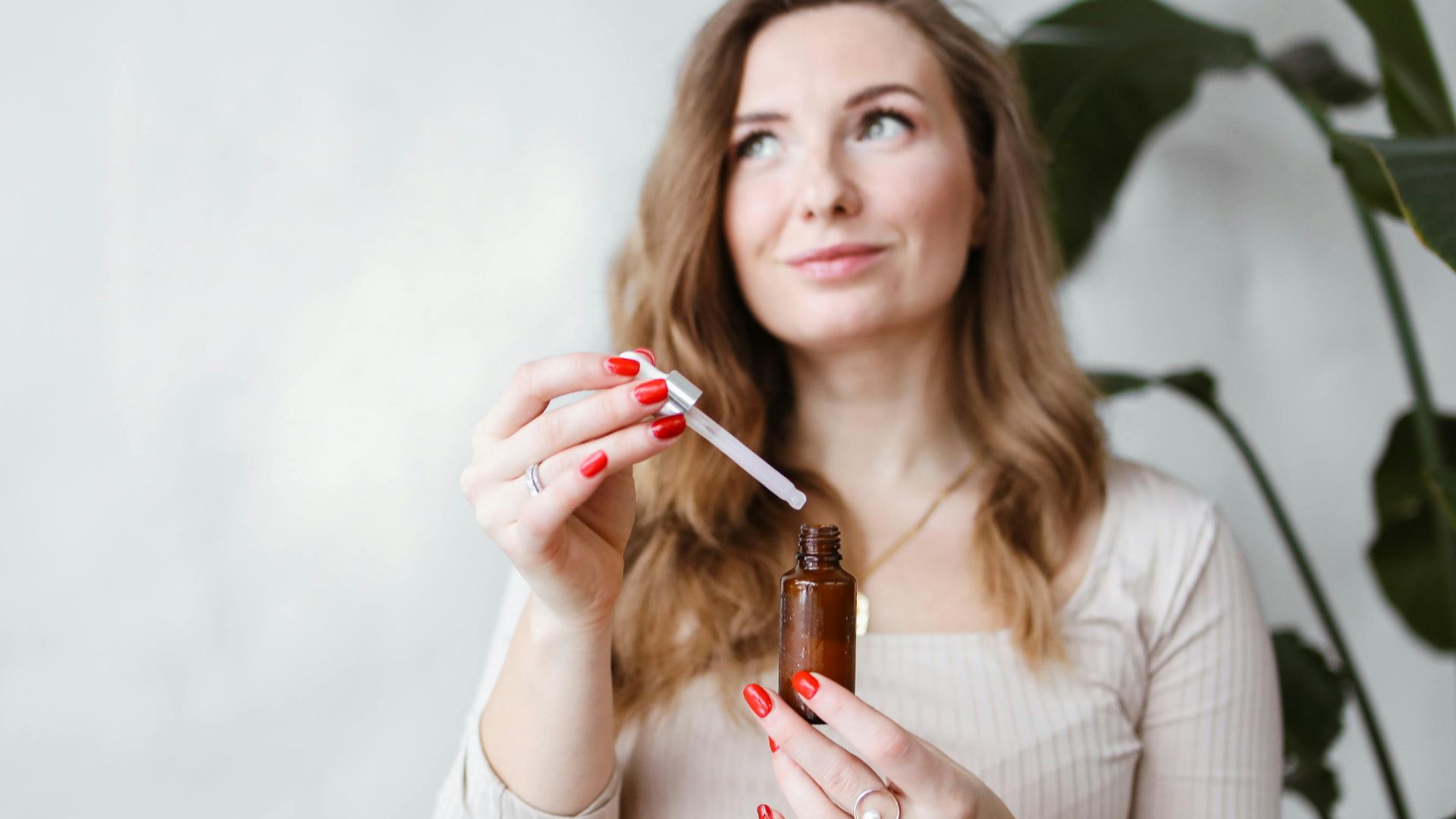 3. Laisser l'huile trop longtemps dans les cheveux