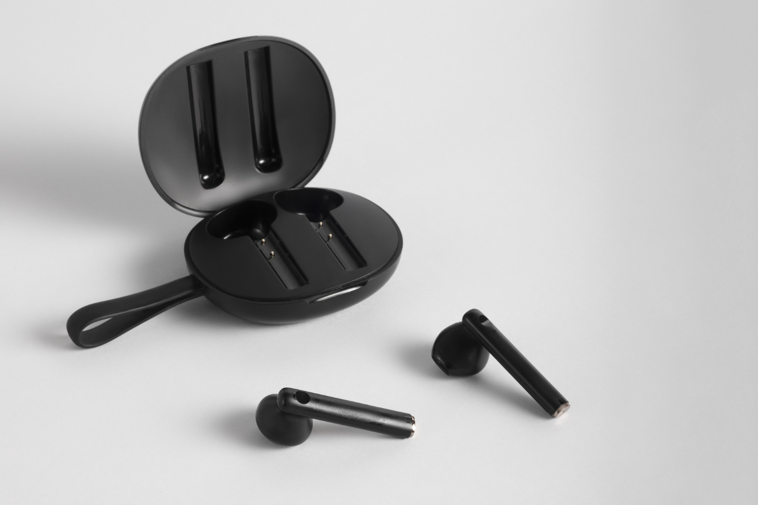 Low-end Bluetooth headphones