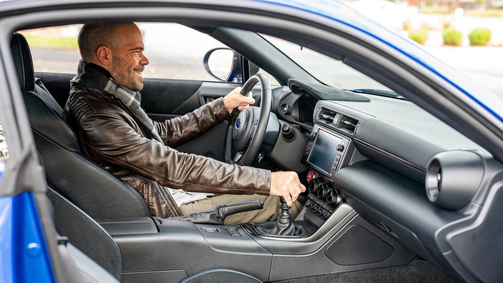 10 raisons pour lesquelles les voitures manuelles sont meilleures et 10 raisons pour lesquelles les voitures automatiques l’emportent