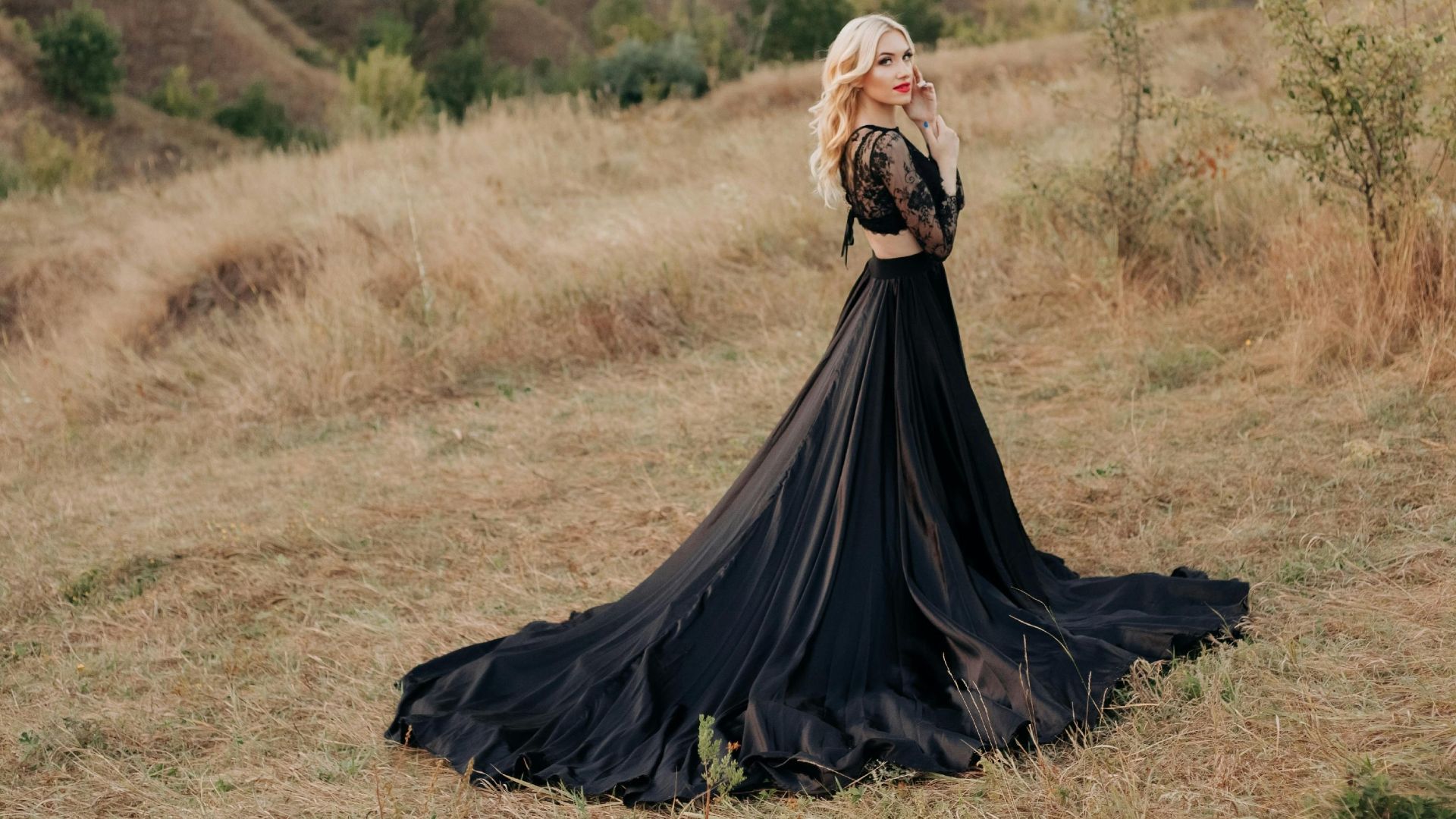 10. Robe longue noire