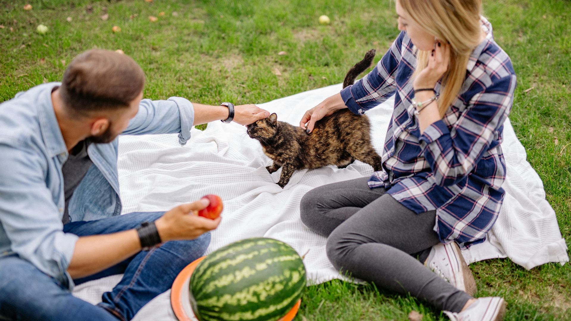 19. Chemise en flanelle à carreaux et jean