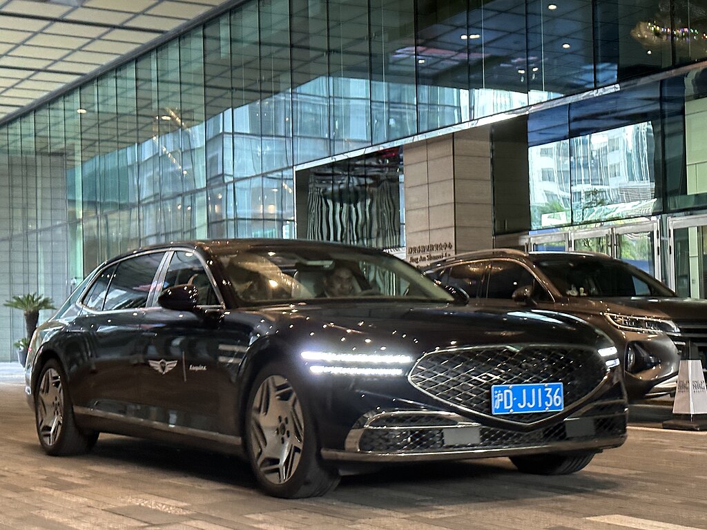 Genesis G90