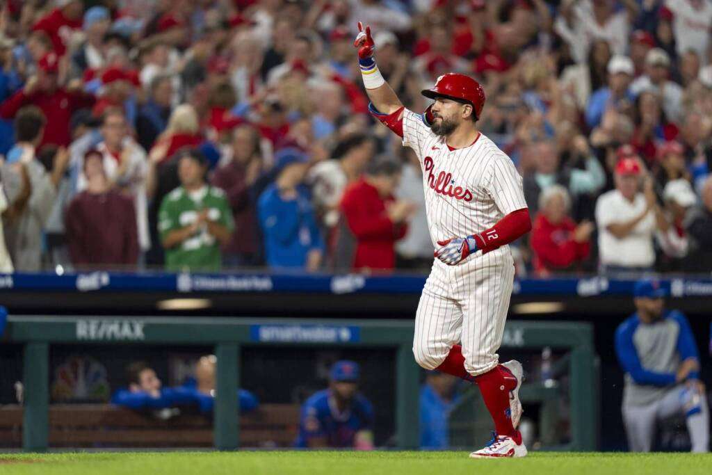 Kyle Schwarber and the Phillies are not close to an agreement