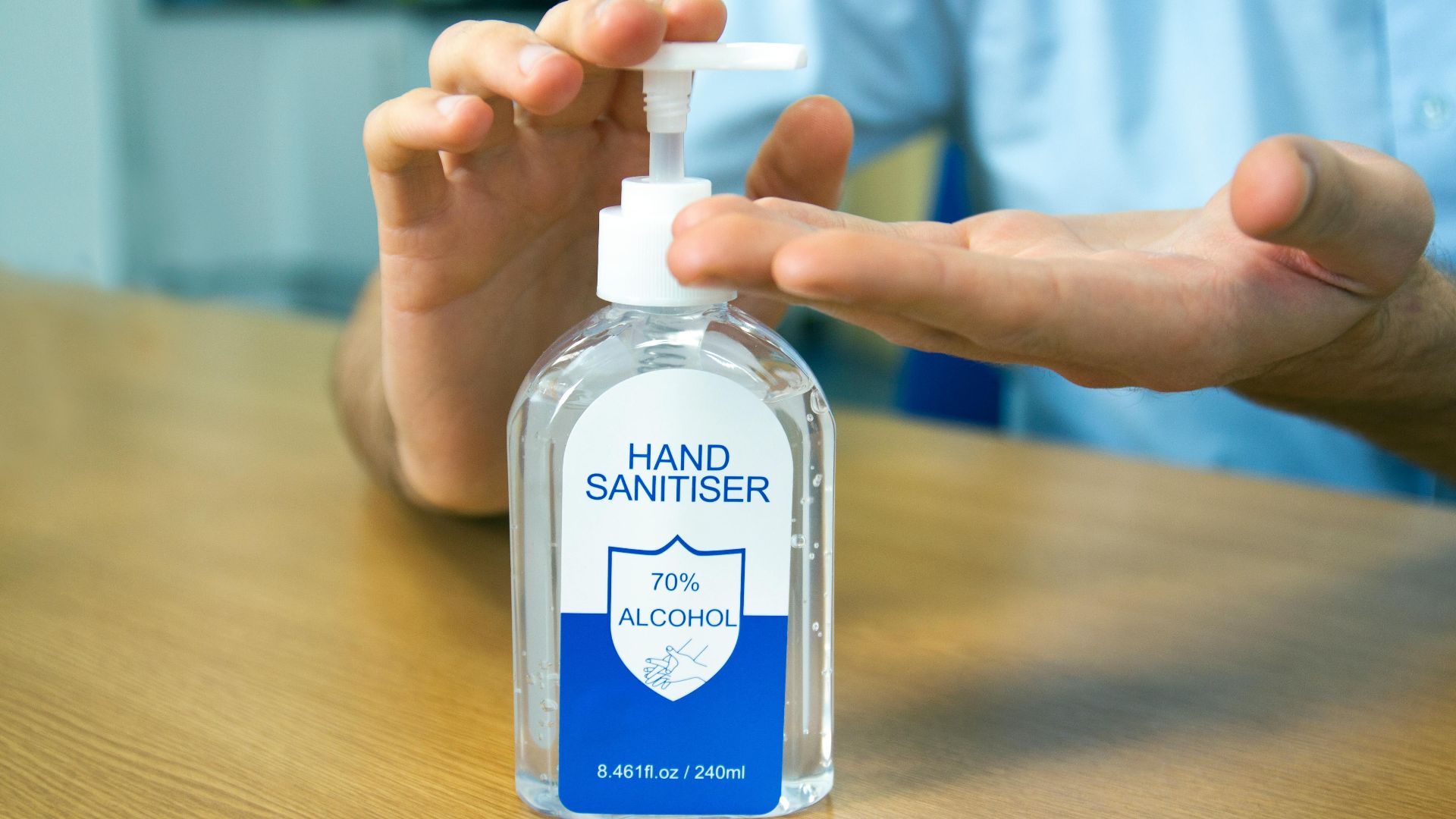12. Désinfection fréquente des mains avec des formules hydratantes
