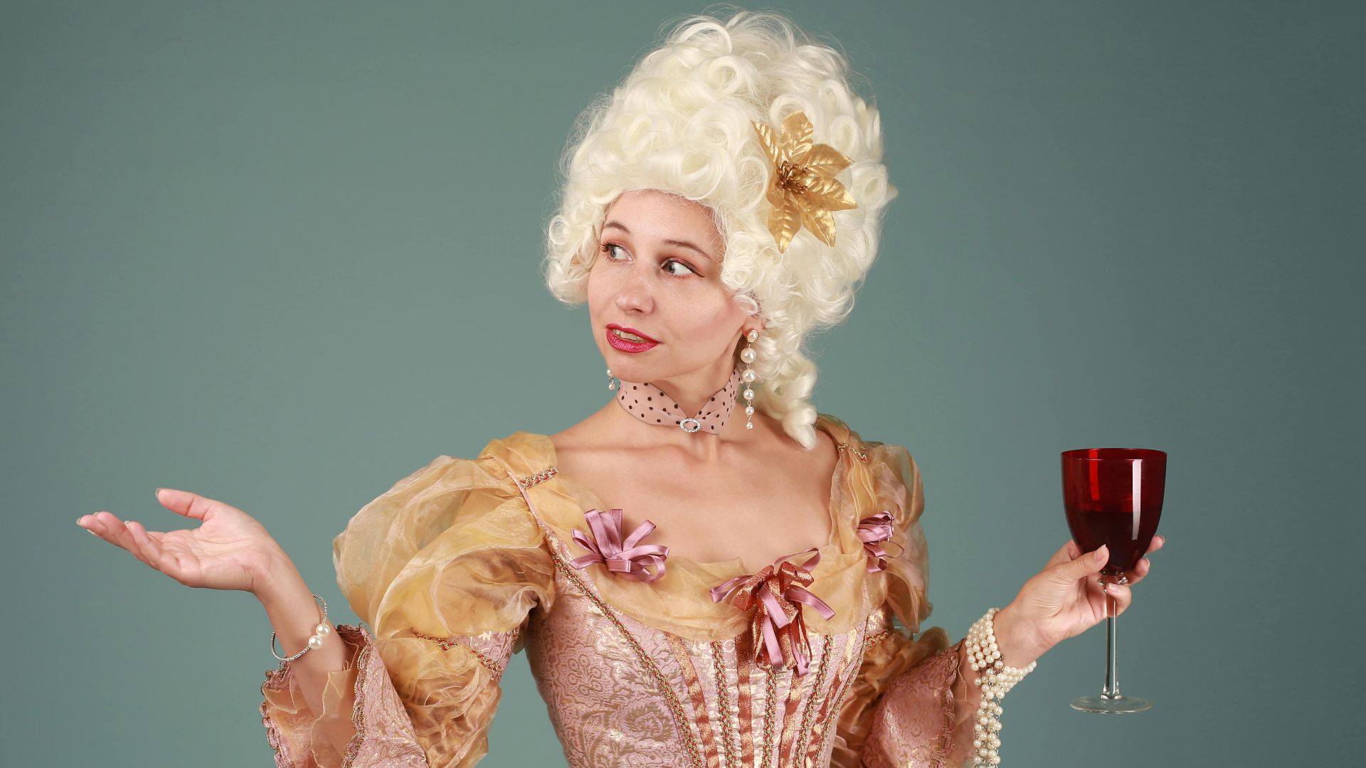 6. Perruques poudrées