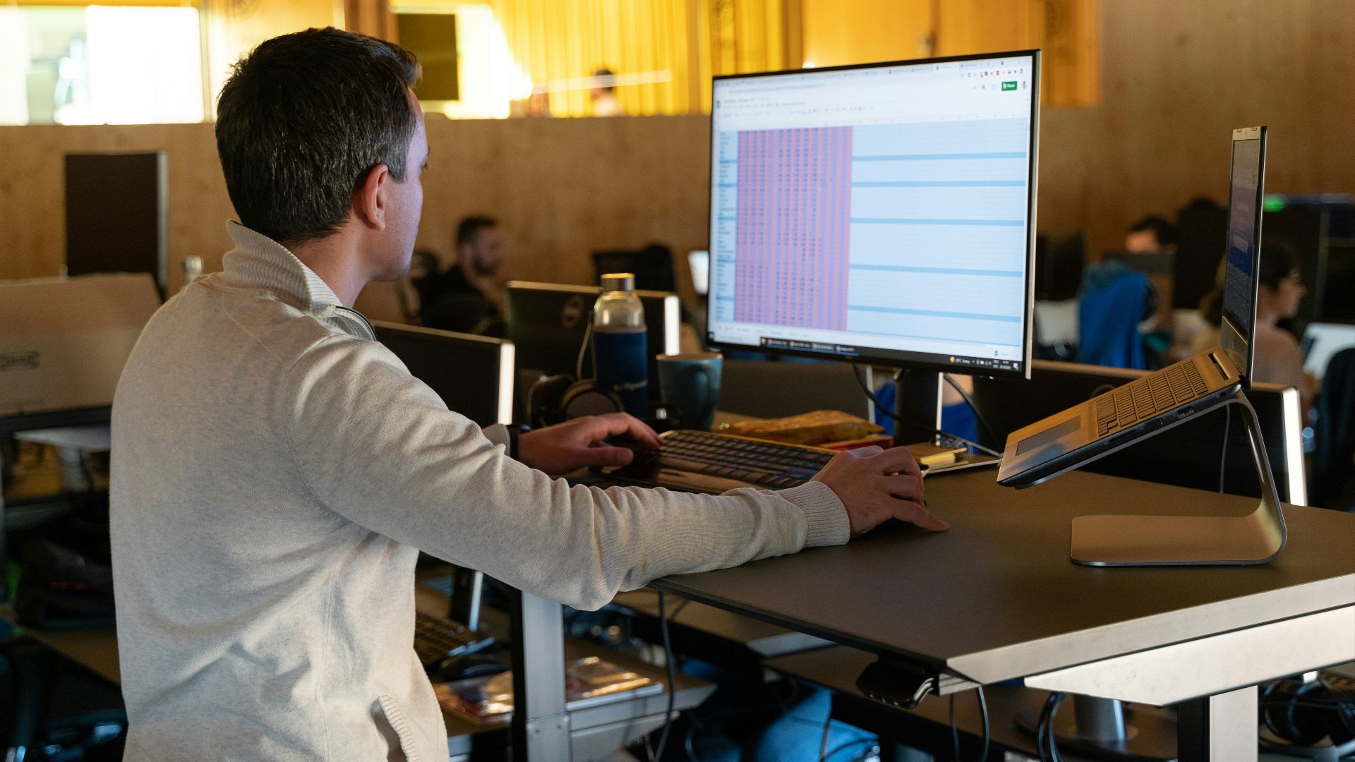 6. Moniteur plus grand