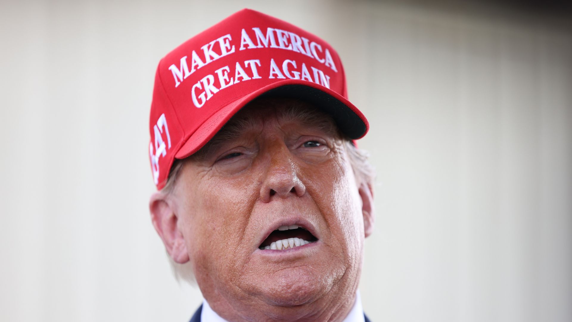 Adversaires étrangers