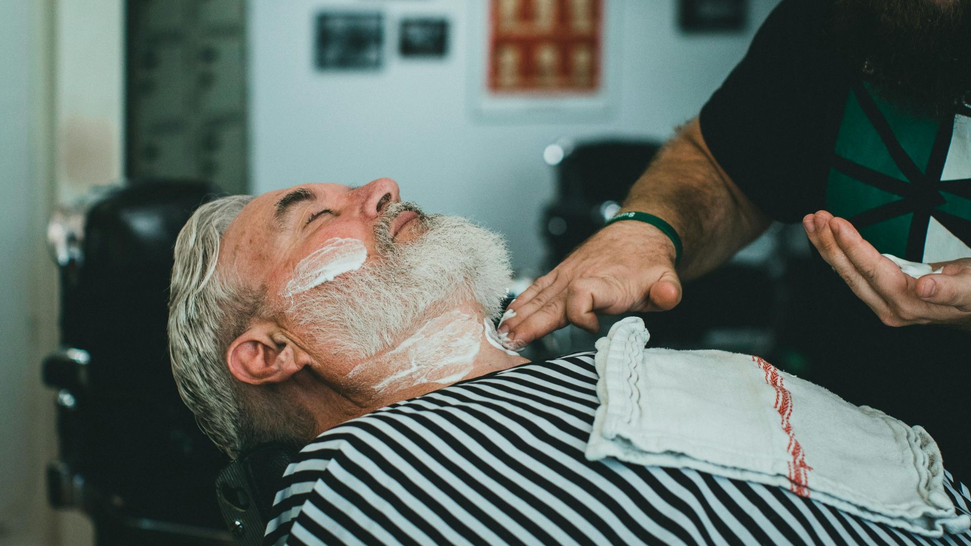 5. Raser le cou toutes les 2 à 4 semaines