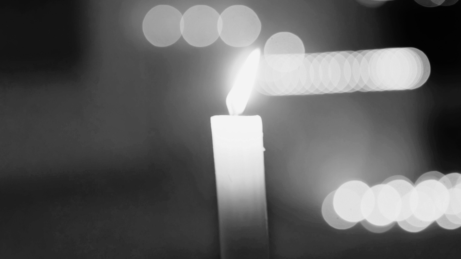 17. Réflexion à la lueur des bougies