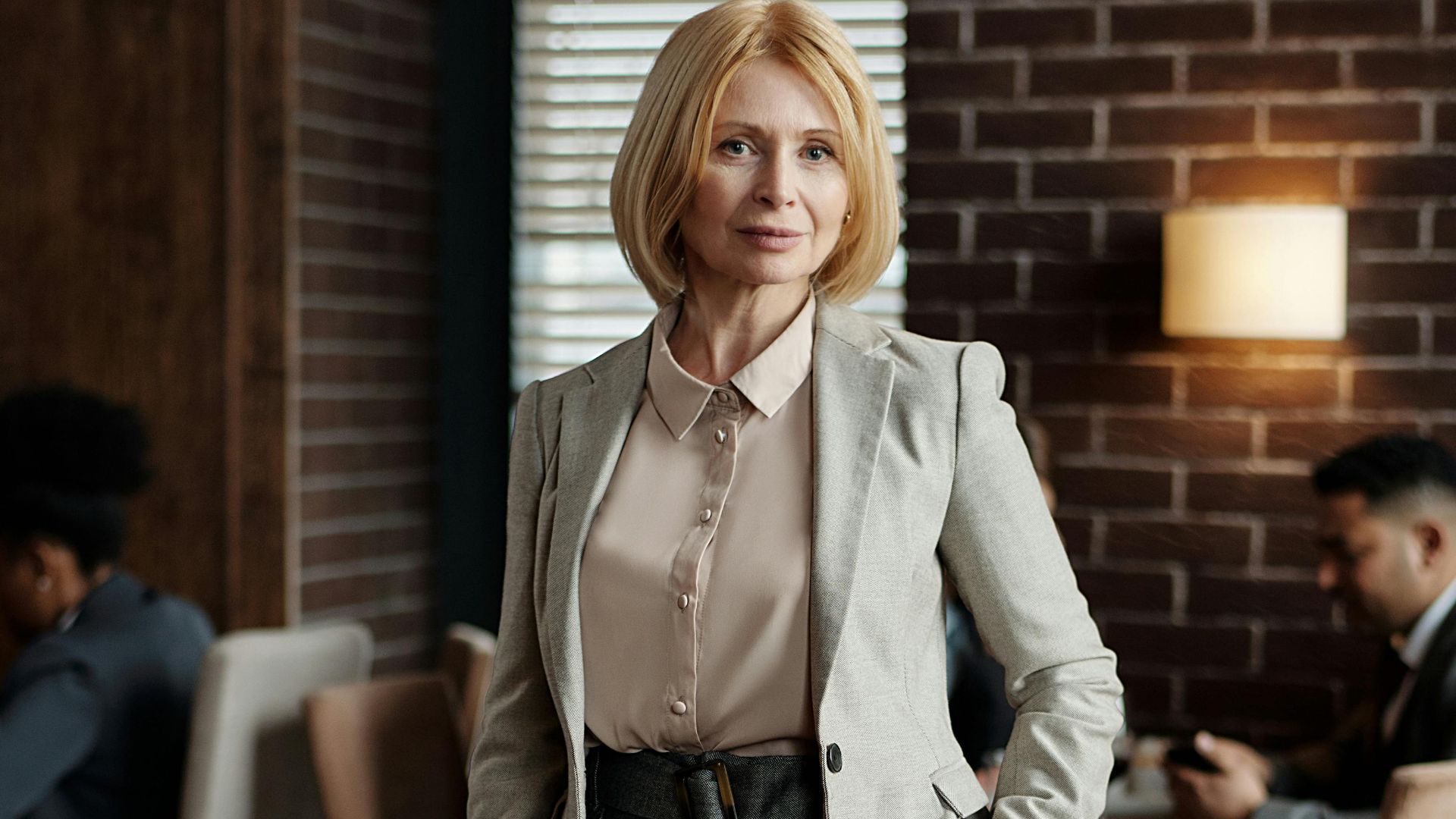 3. Combo blazer et pantalon cigarette gris anthracite