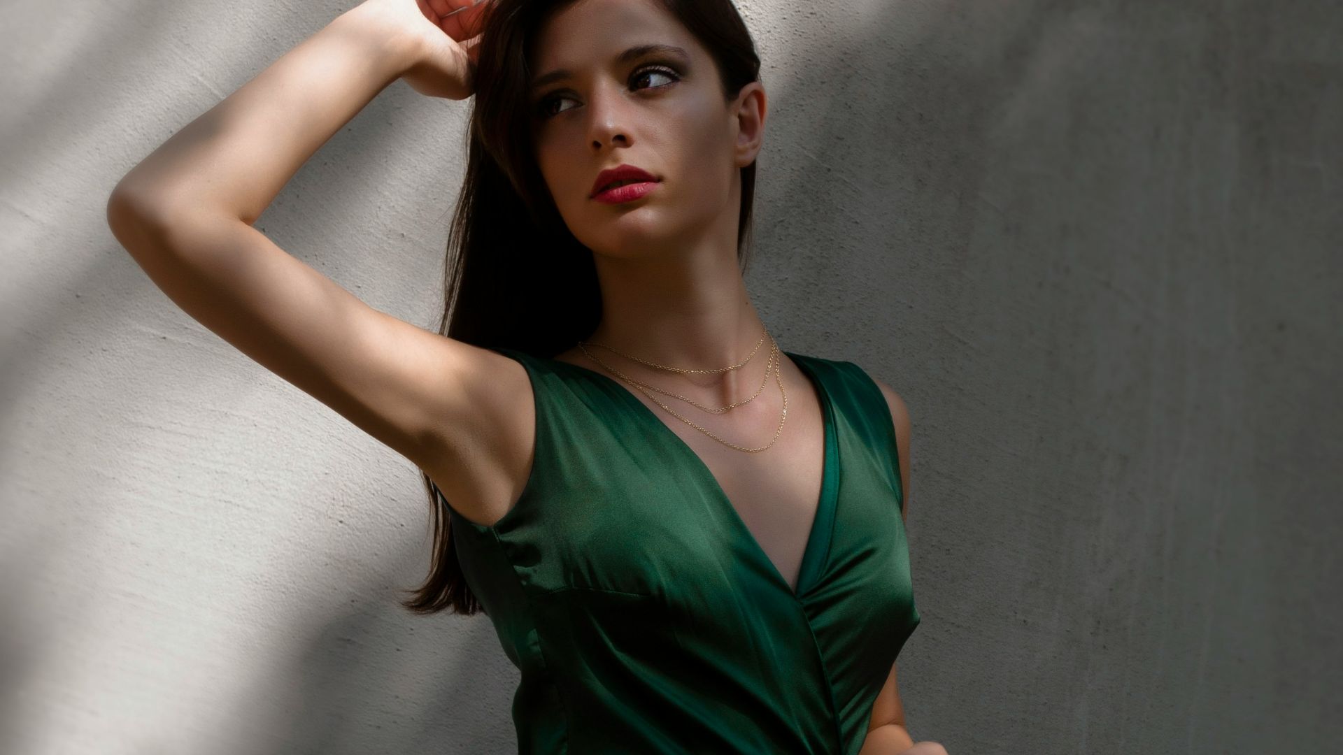 5. Olive Green Wrap Dress With Tailored Vest (Robe portefeuille vert olive avec gilet tailleur)