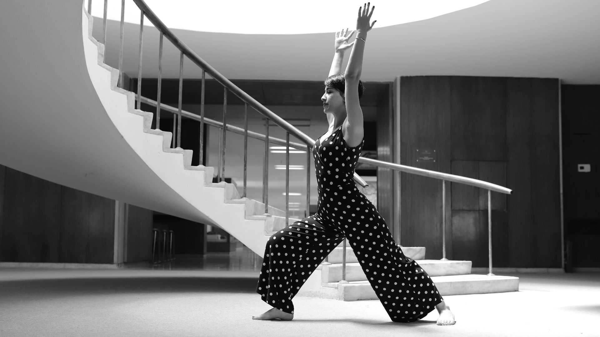 5. Combinaison à pois en noir et blanc