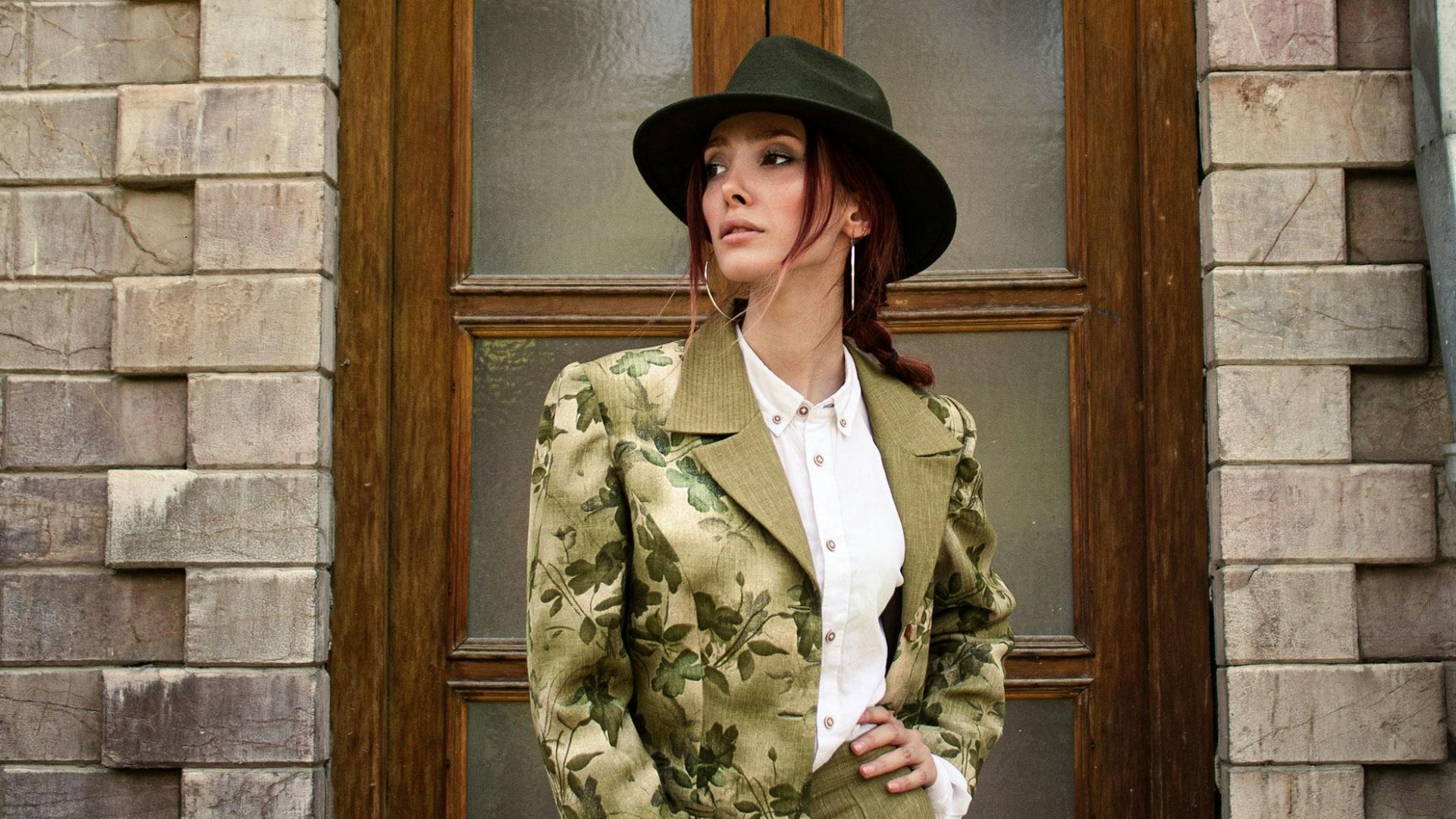 7. Costume imprimé de fleurs en multicolore pastel