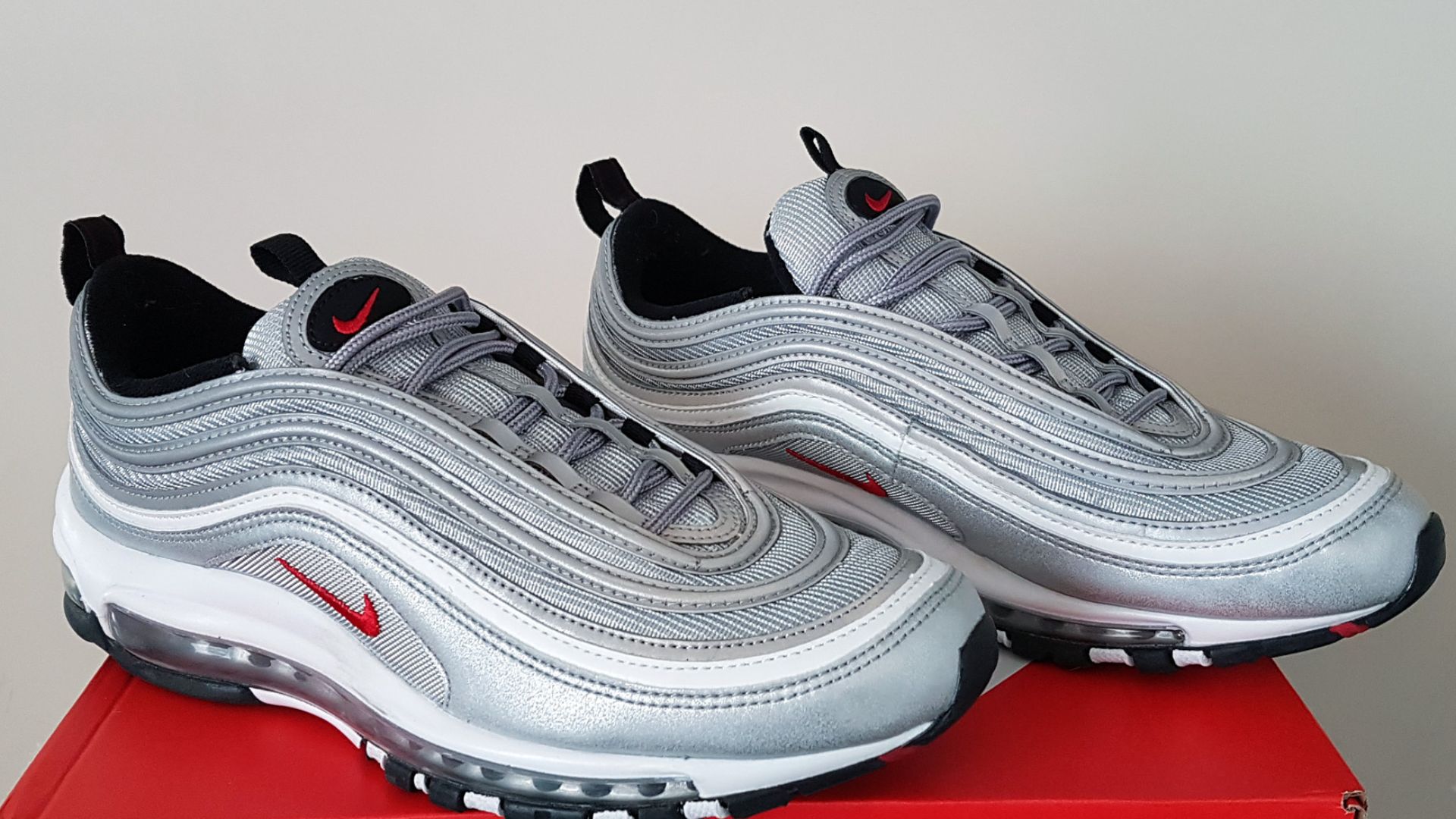 6. Nike Air Max 97 "Neon Seoul" (Séoul néon)