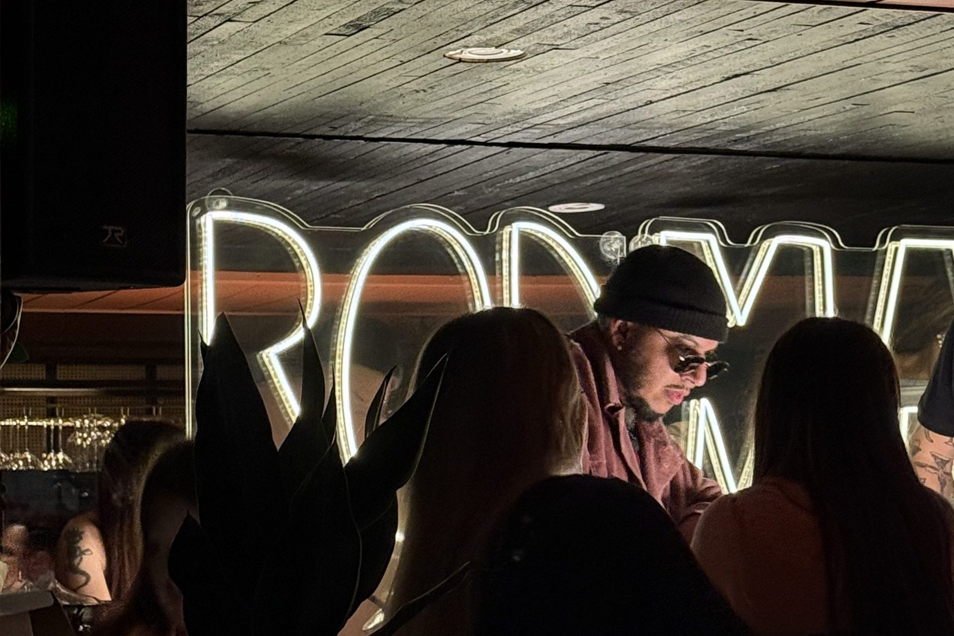 Cruzito réunit la scène montréalaise au Bar Rodman pour un listening party intime et vibrant