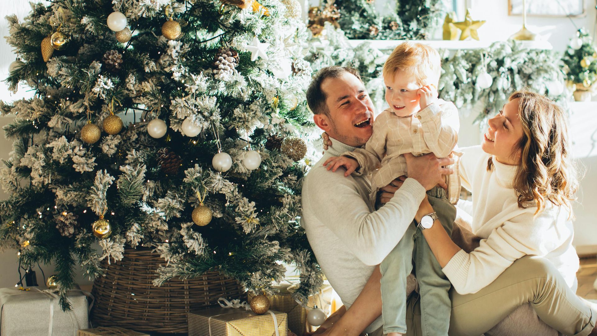 20 schémas de couleurs de Noël au-delà du rouge et du vert classiques