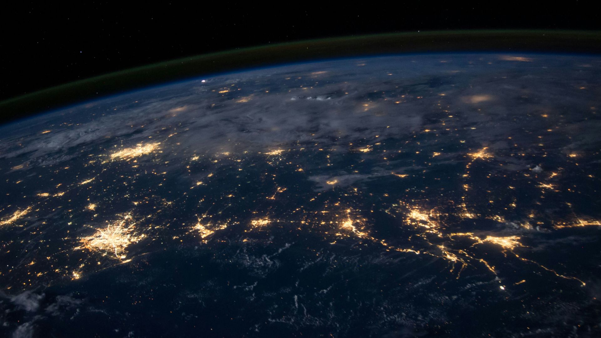 1. Wi-Fi, téléphones mobiles et Internet