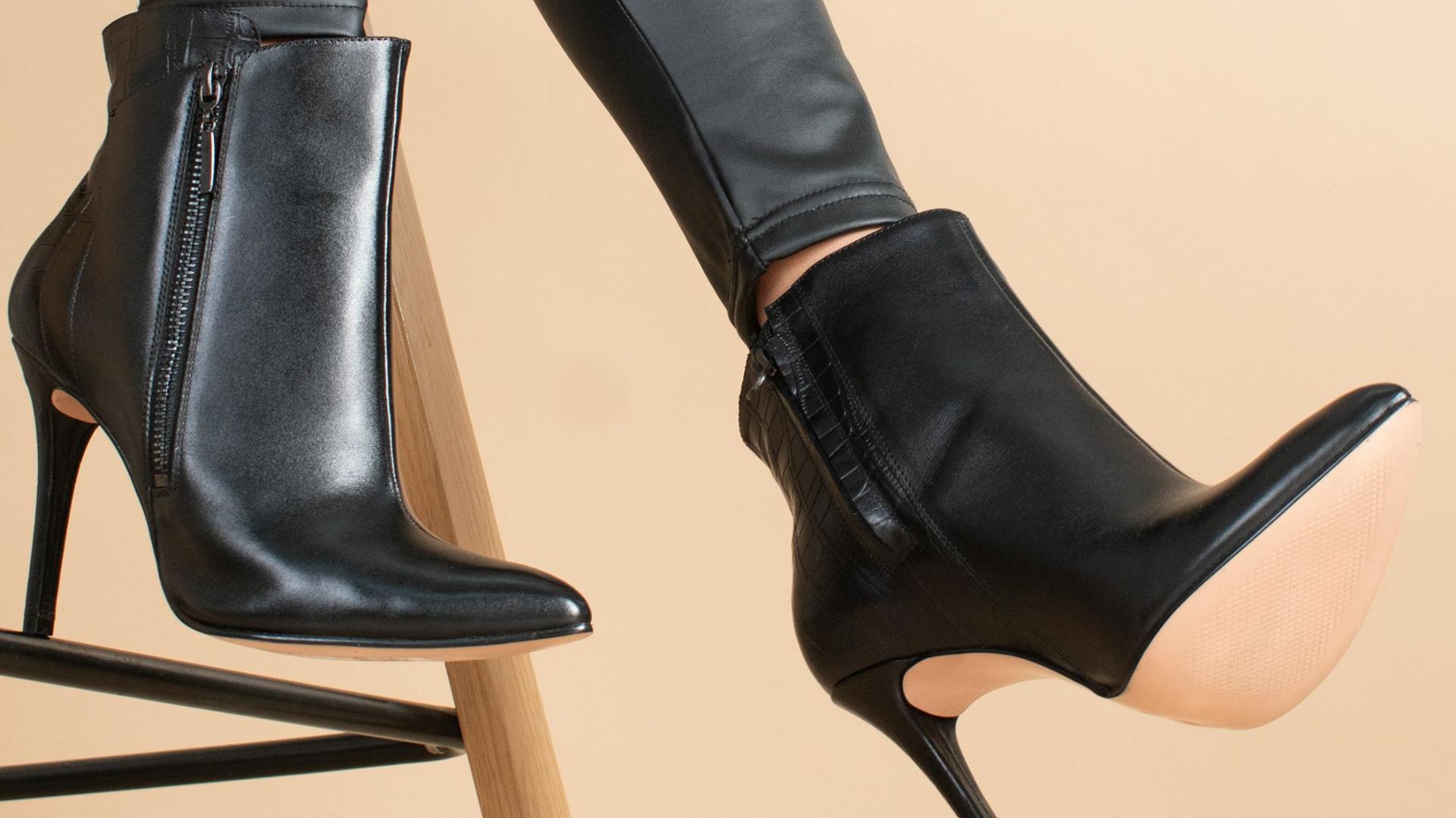 10. Bottes à bouts pointus et à talons minces