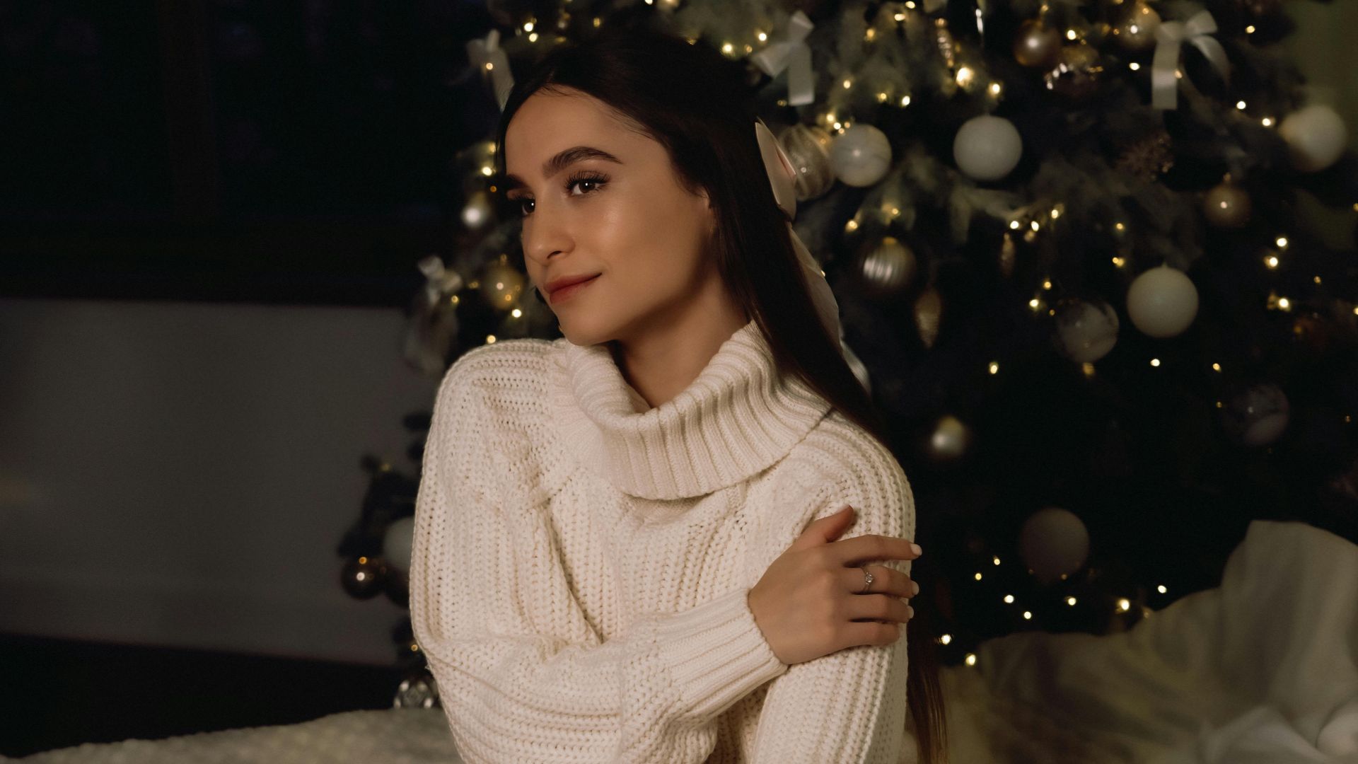 8. Robe pull à col roulé et chaussettes montantes