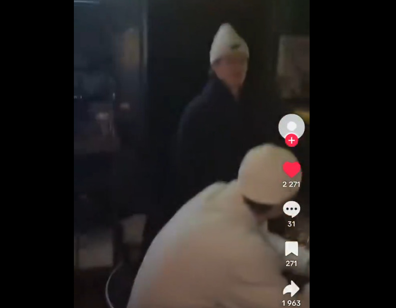 Fan gets away with filming Canadiens players