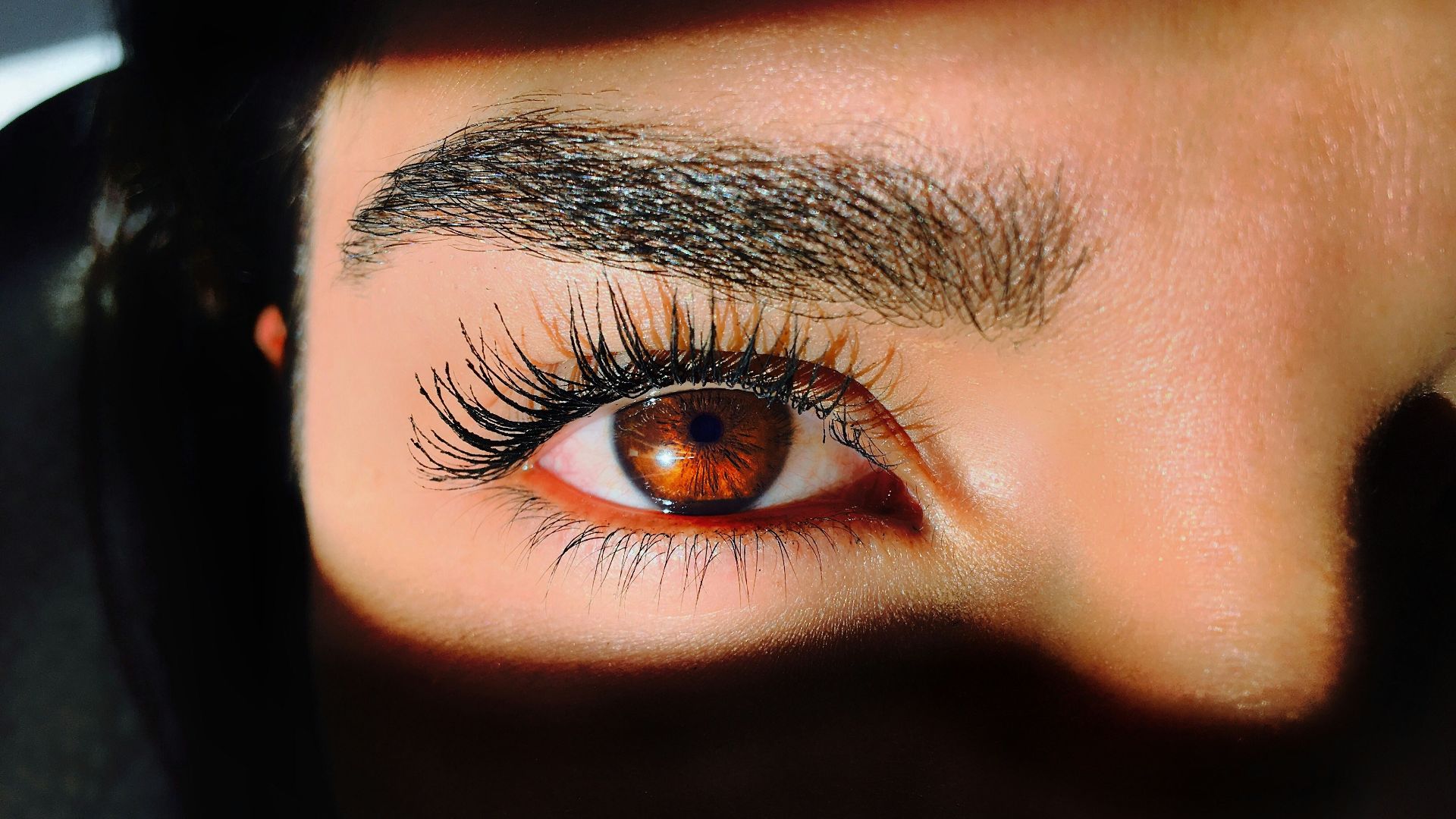 5. Sourcils dessinés