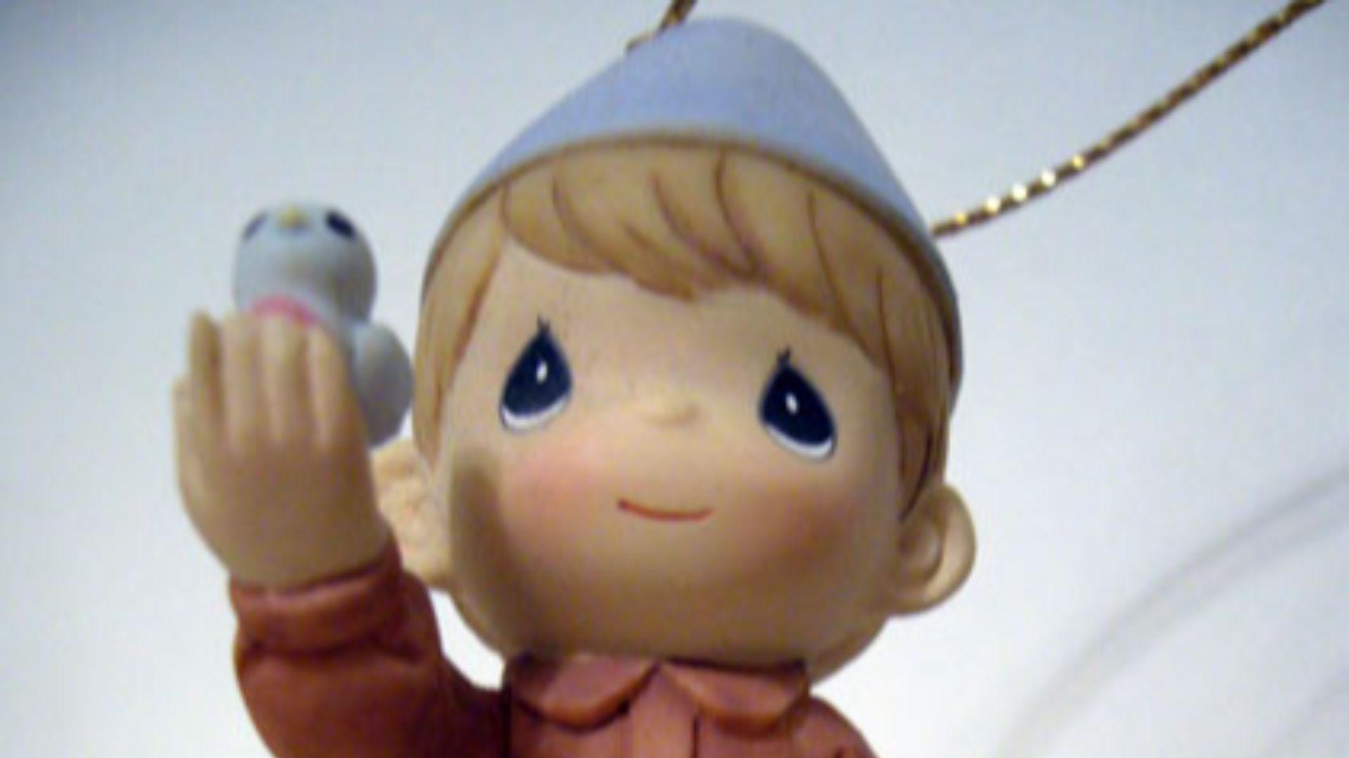 6. Figurines Precious Moments