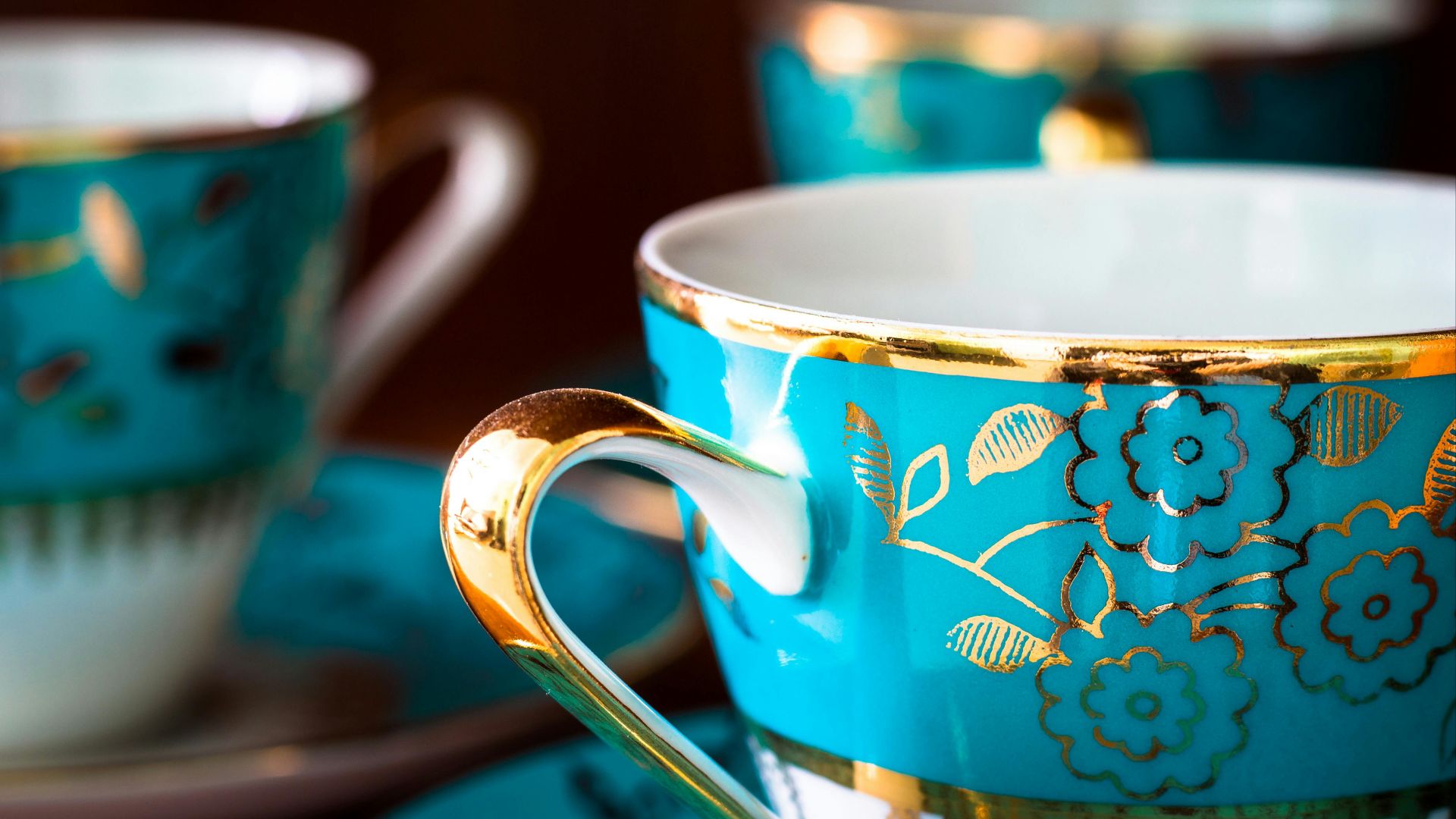 10. Ensemble de Chine, en particulier avec garniture en or