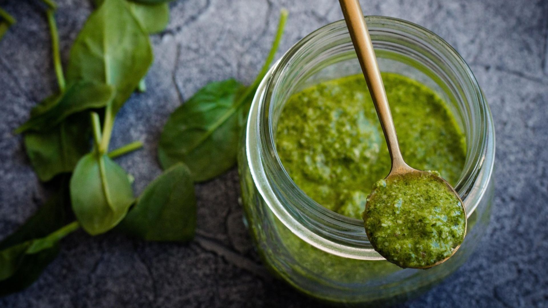 9. Sauce pesto