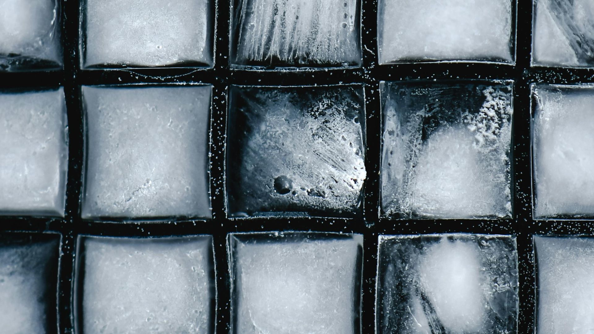 1. Utiliser des glaçons dans le sèche-linge