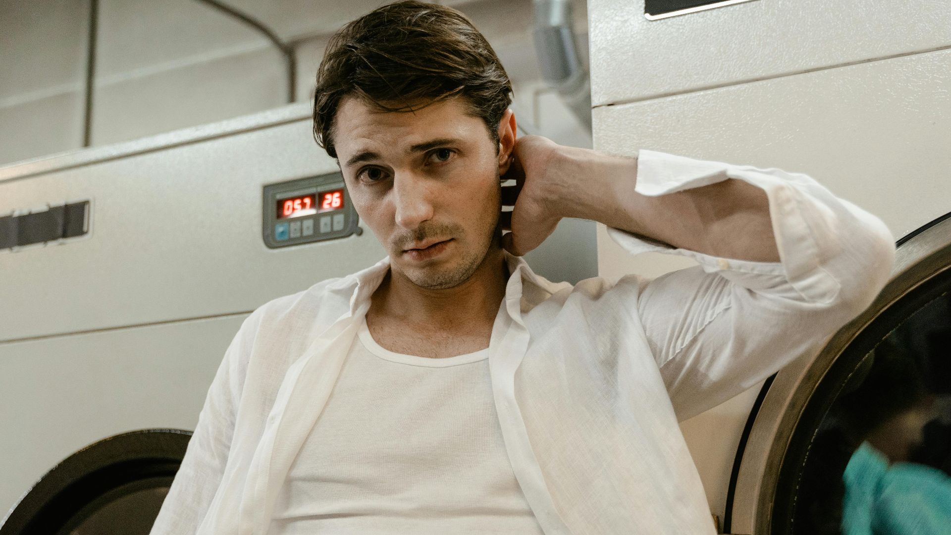 20. Déboutonner les chemises avant le lavage