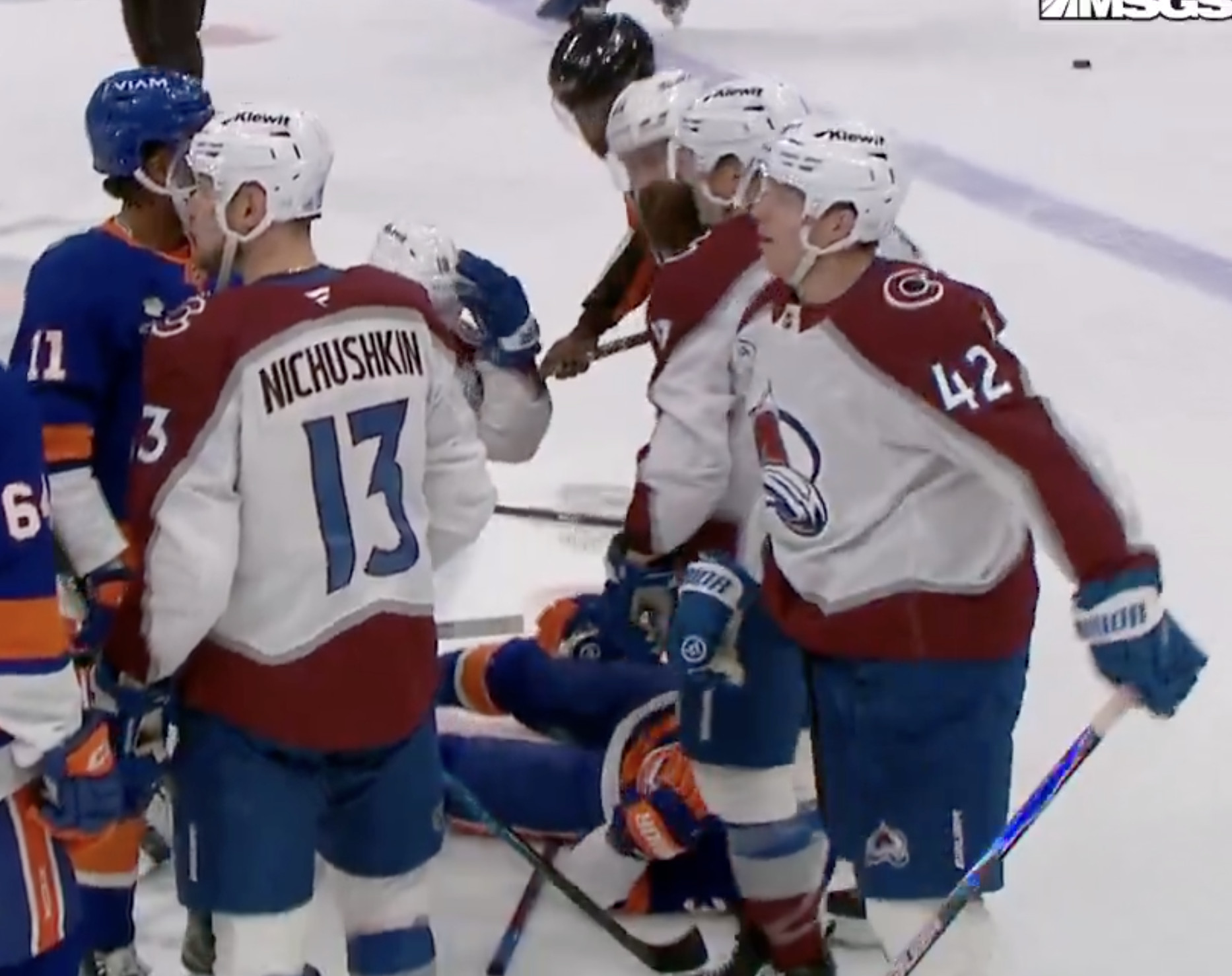 Top-5: Patrick Roy inflicts a second regular season defeat on the Avalanche