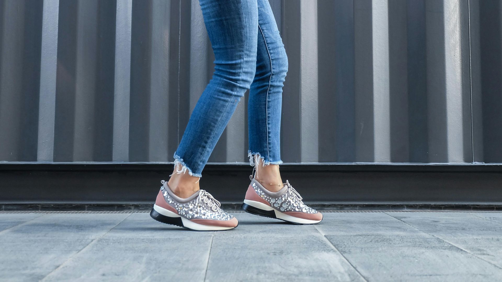 10. Jeans à ourlet brut