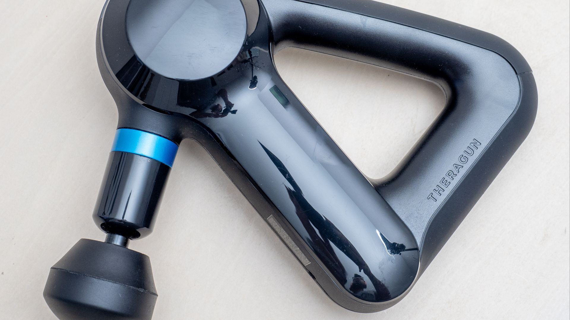 5. Appareil de massage à percussion Theragun PRO