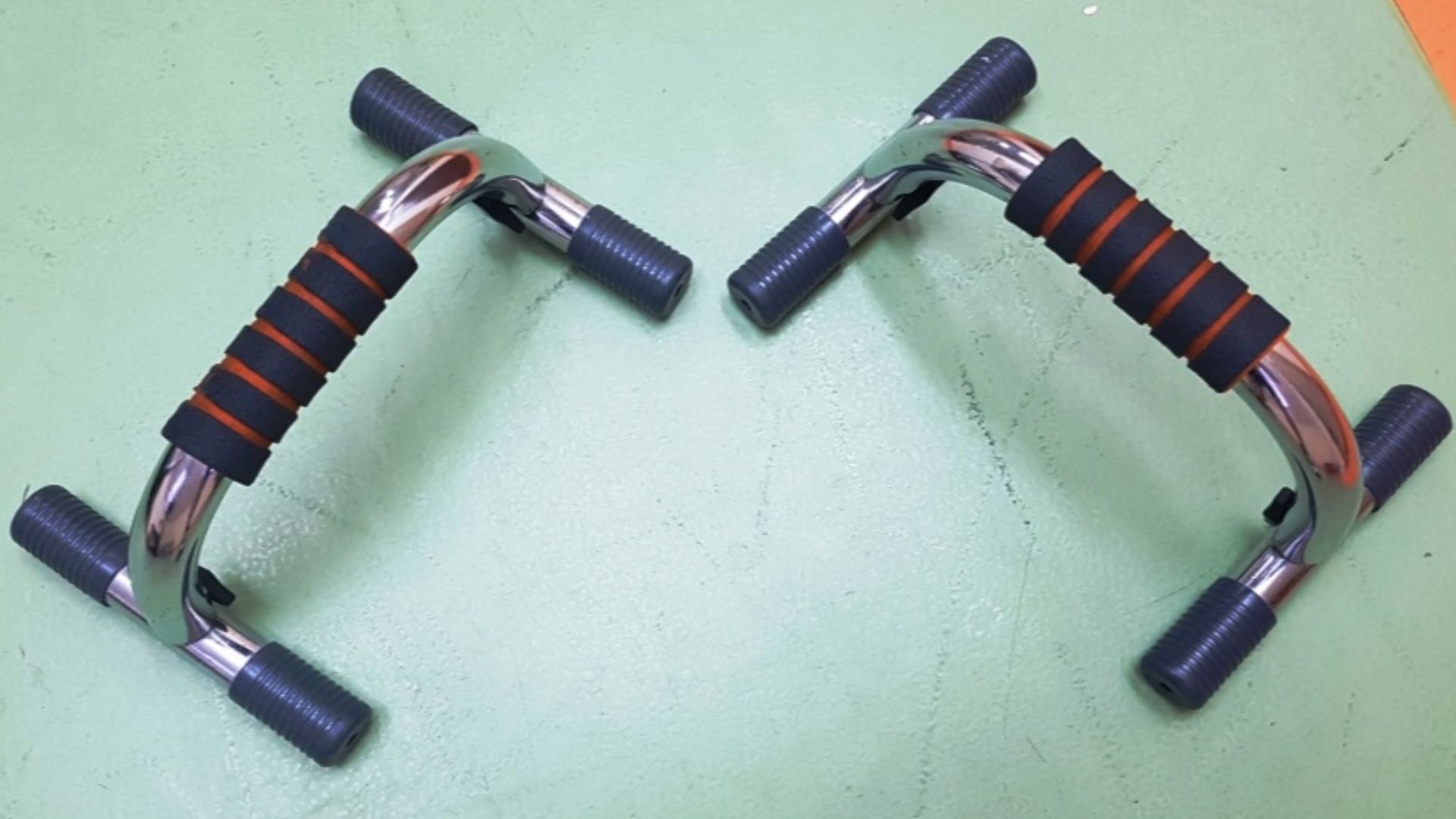 9. Barres de pompes