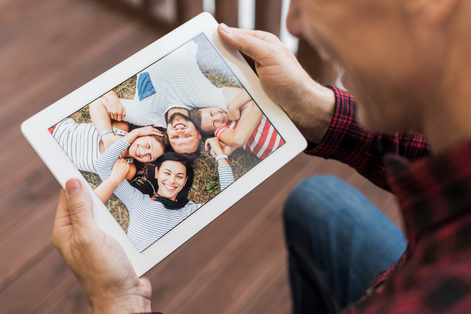 Digital photo frame