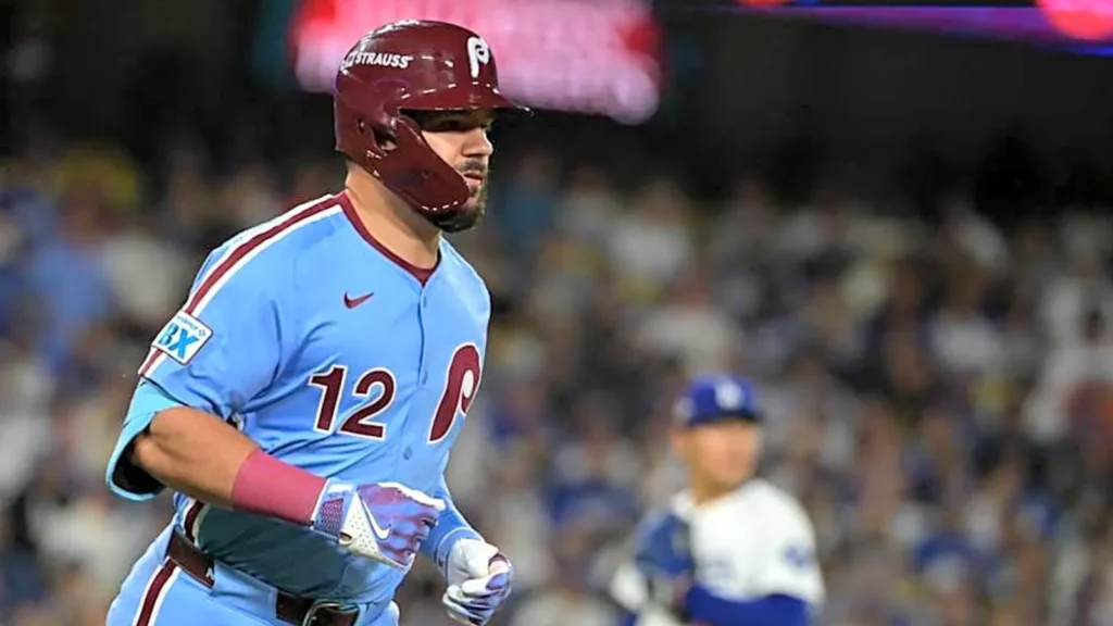 Kyle Schwarber agrees to $150 million deal with Phillies