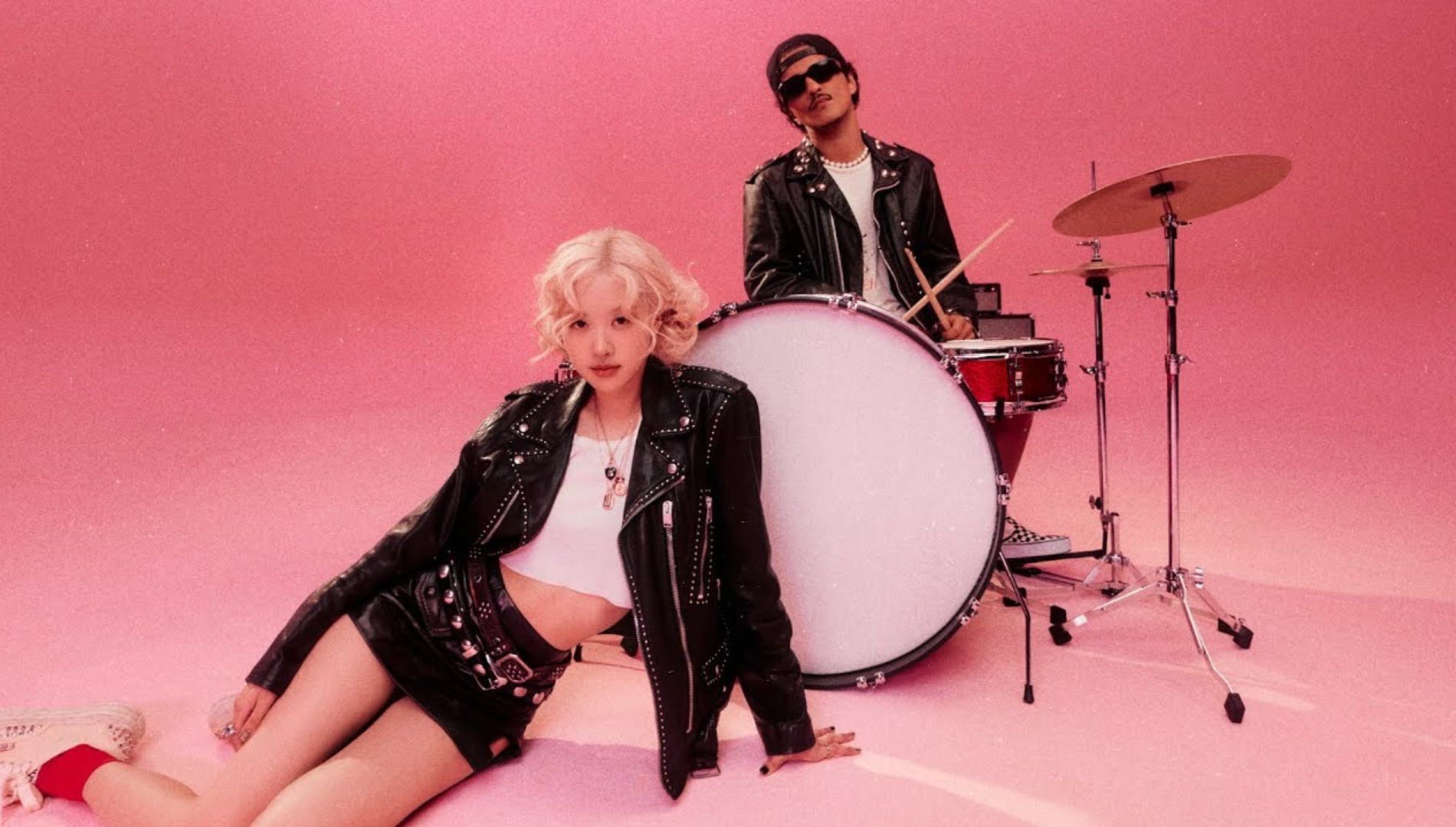 1. APT. - Rosé et Bruno Mars