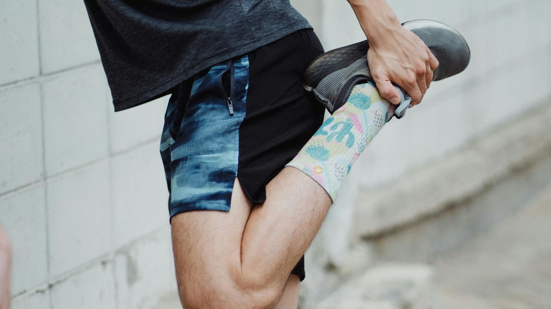20. Tirage des quadriceps debout