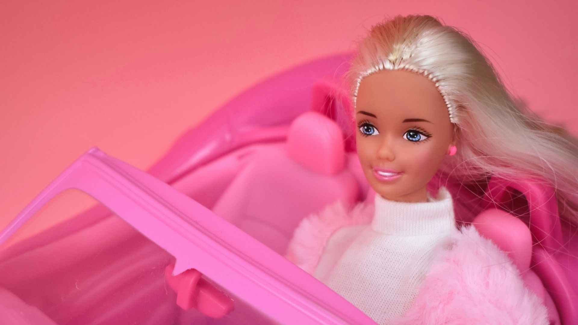 7. Elle a fait du rose une déclaration de mode