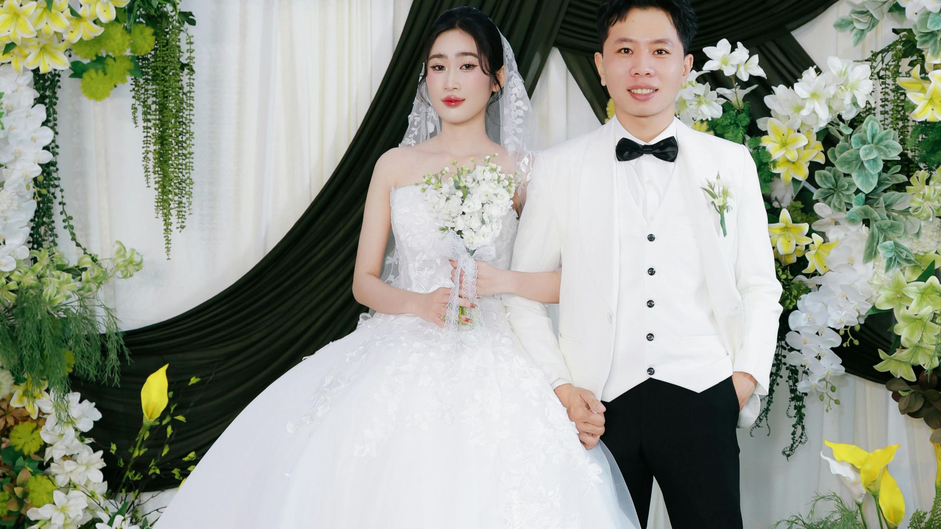 5. Superposez un body en cachemire ultra-fin