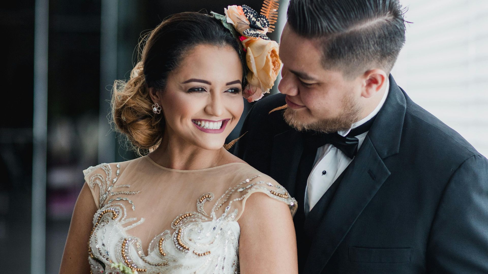 14. Commandez un boléro de mariée en dentelle d'Alençon brodée à la main