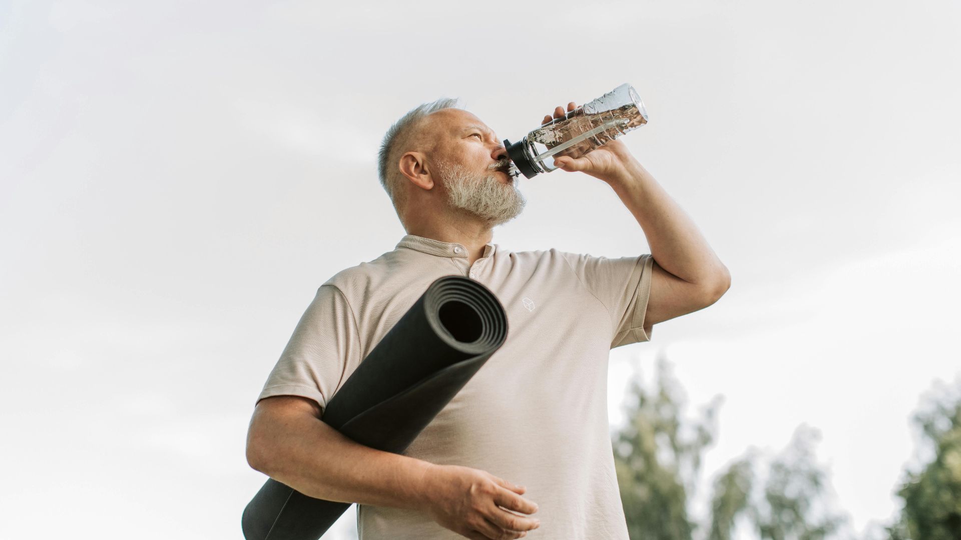 3. Privilégiez l'hydratation en vous concentrant sur l'eau