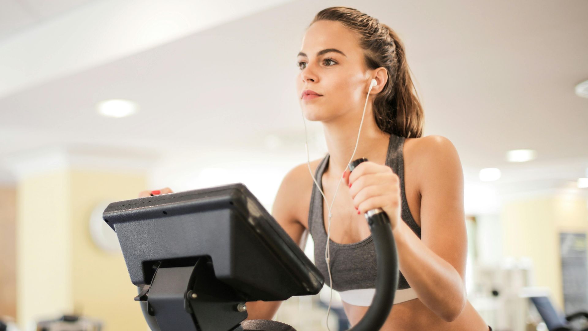 18. Exercices elliptiques