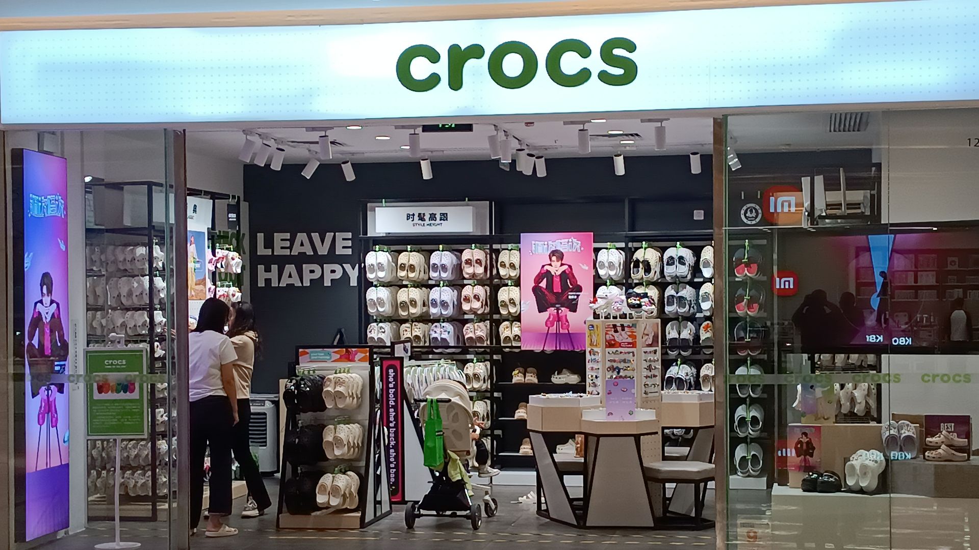 8. Crocs a lancé une version à talons hauts qui s'est vendue en un clin d'œil.
